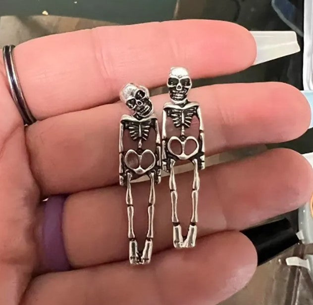 Halloween Totenkopf Ohrringe – Abnehmbare Gothic Ohrstecker mit Skelett-Design