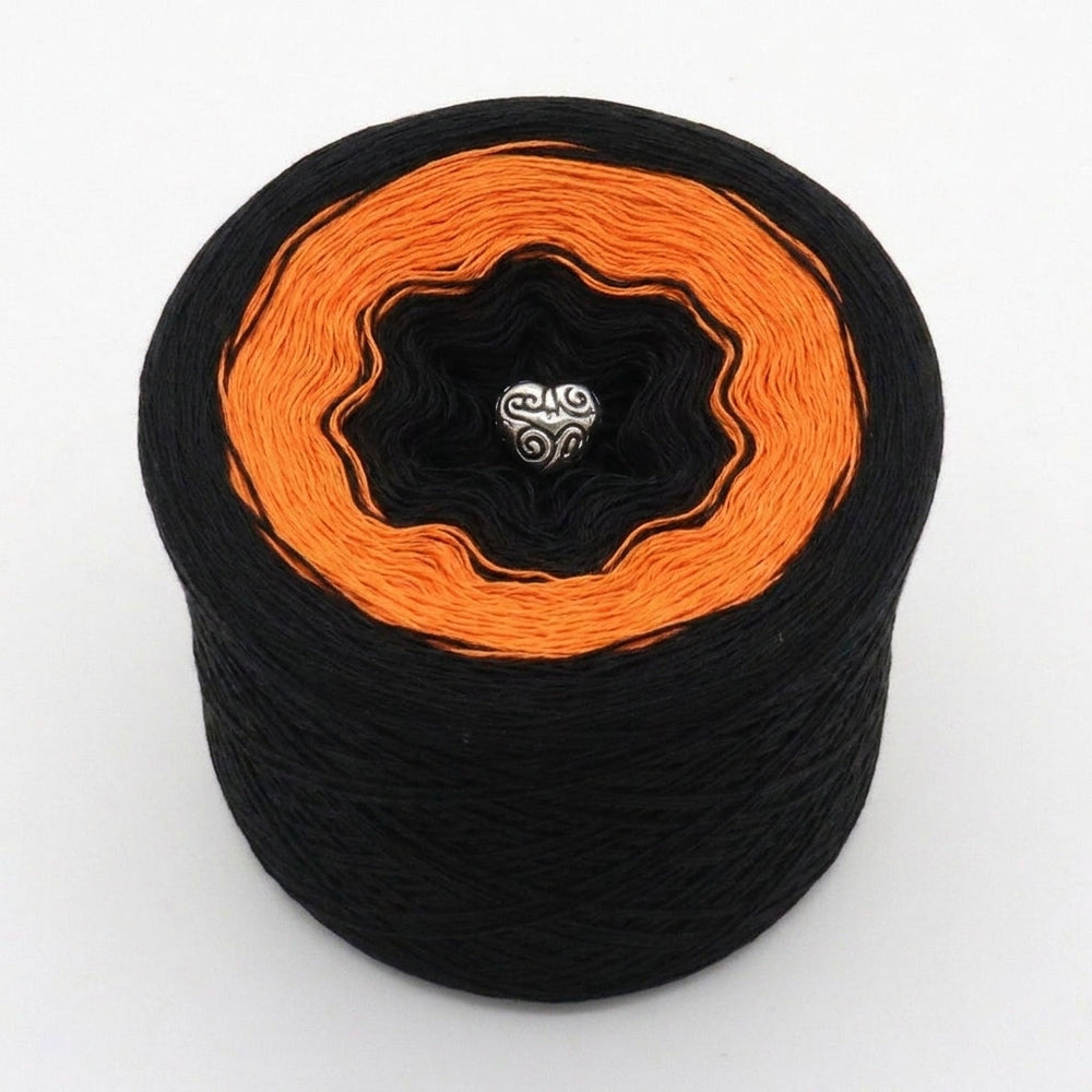 Halloween Farbverlaufsgarn Schwarz & Mango – Effektgarn für Stricken & Häkeln